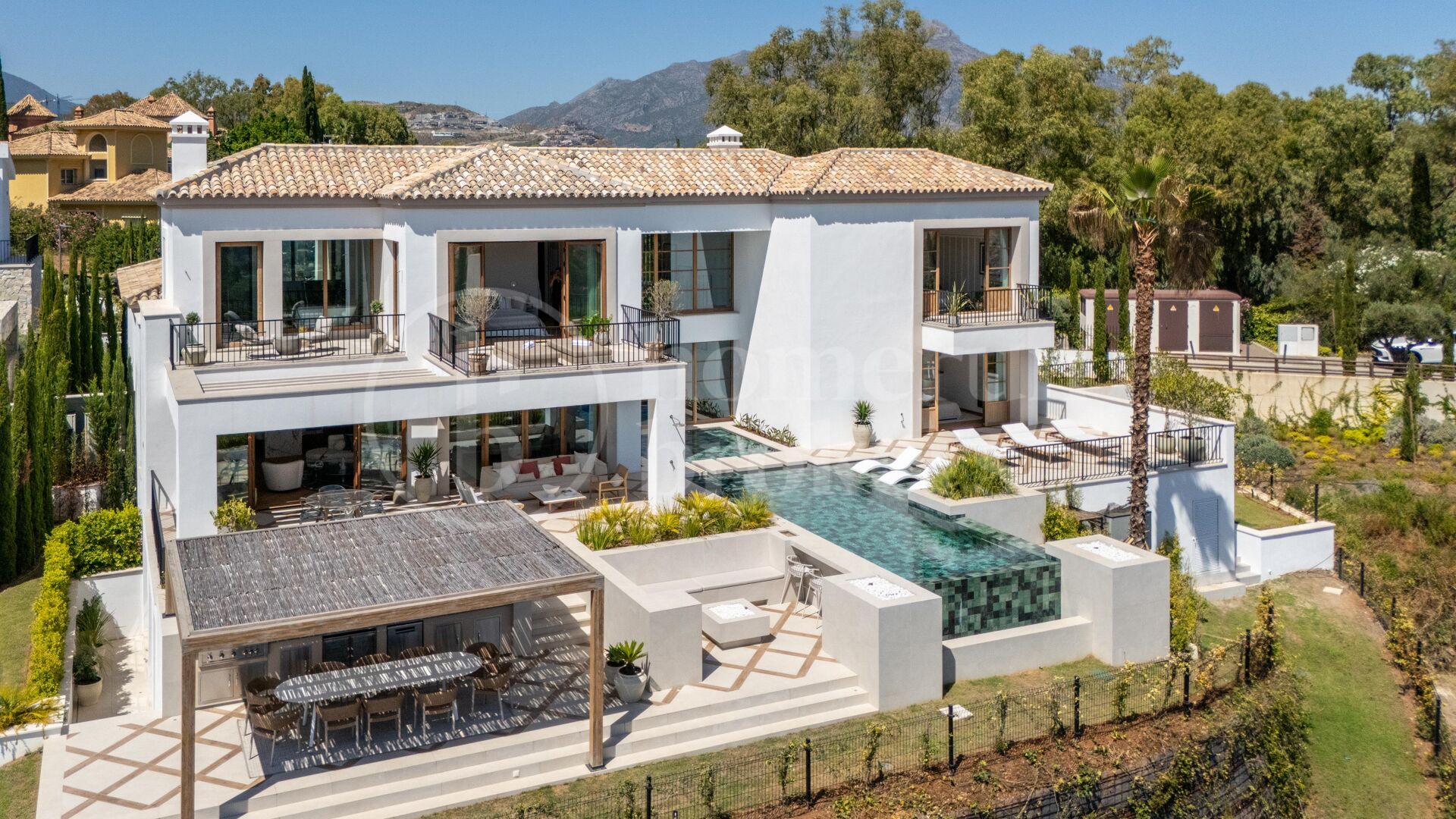 Villa Cina - Elegant Designer Villa med 5 Sovrum och Panoramautsikt över Havet