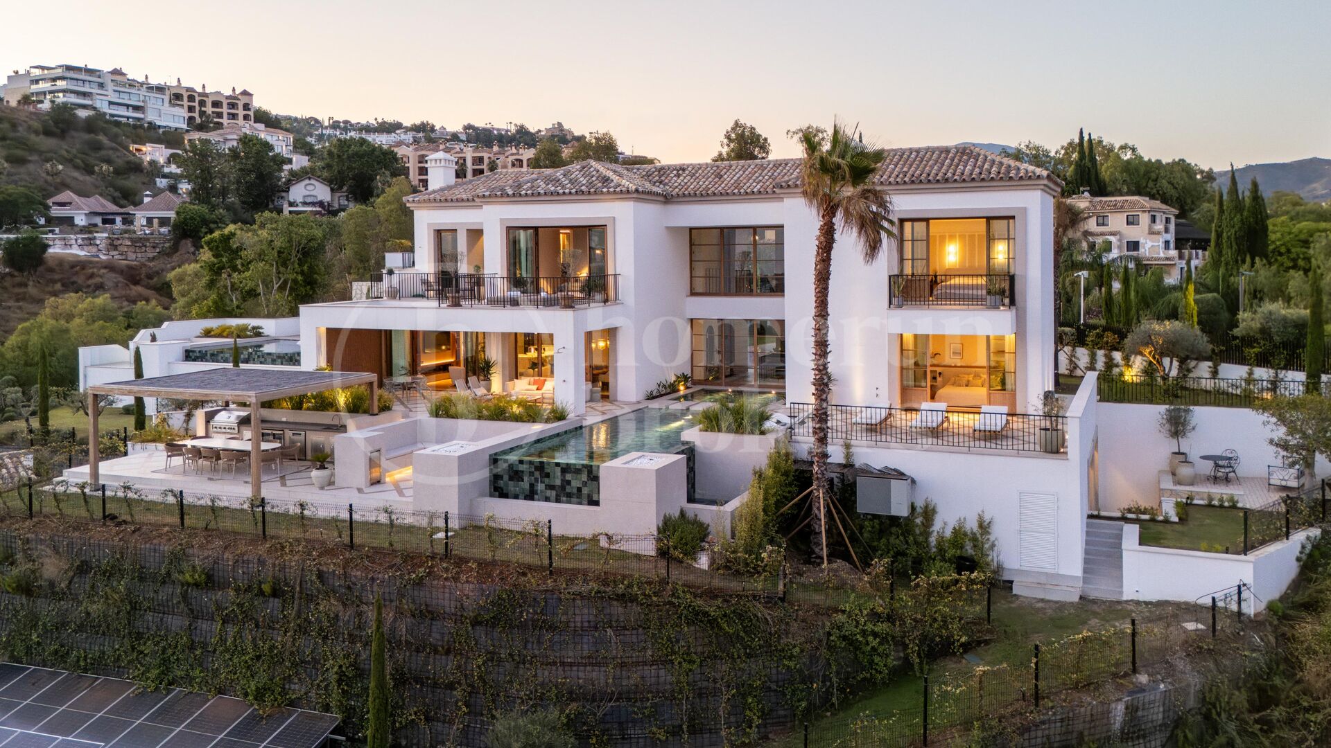 Villa Cina - Elegant Designer Villa med 5 Sovrum och Panoramautsikt över Havet