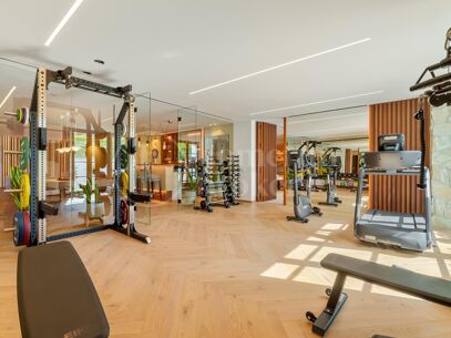 Villa Cina - Elegant Designer Villa med 5 Sovrum och Panoramautsikt över Havet