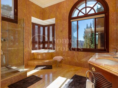 Villa Lavinia – Elegant 8 Bedroom Villa in La Zagaleta