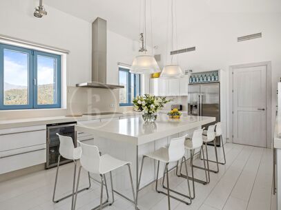 Villa Helena – 5-sovrums Egendom med Havsutsikt i Monte Mayor