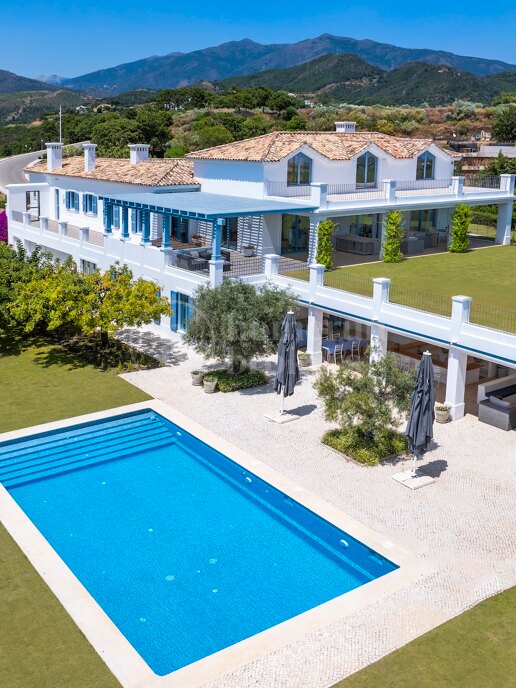 Villa Helena – 5-Bedroom Estate with Sea Vies inn Monte Mayor