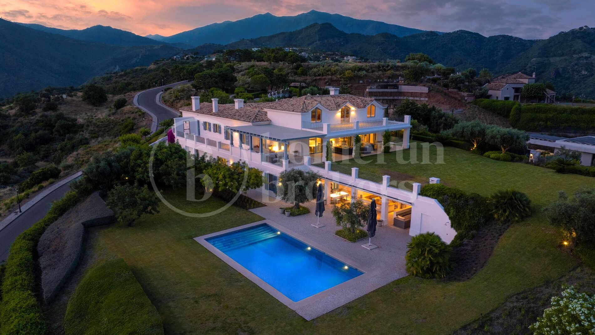 Villa Helena – 5-sovrums Egendom med Havsutsikt i Monte Mayor