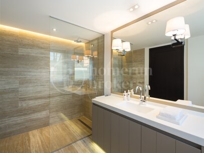 Villa Alaya - Recently Renovated Frontline Golf Villa in Nueva Andalucia