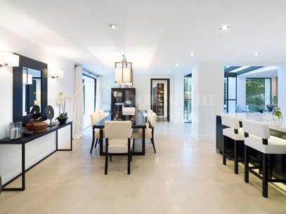 Villa Alaya - Recently Renovated Frontline Golf Villa in Nueva Andalucia
