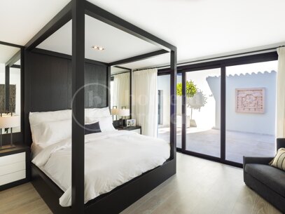 Villa Alaya - Recently Renovated Frontline Golf Villa in Nueva Andalucia