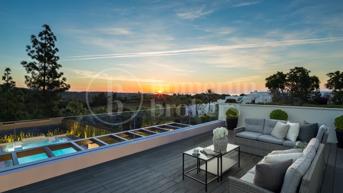 Villa Alaya - Recently Renovated Frontline Golf Villa in Nueva Andalucia