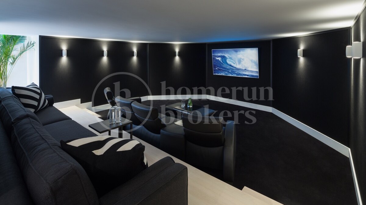 Villa Alaya - Recently Renovated Frontline Golf Villa in Nueva Andalucia