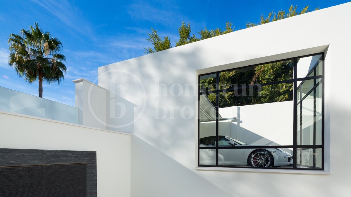Villa Alaya - Recently Renovated Frontline Golf Villa in Nueva Andalucia