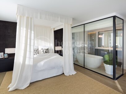 Villa Alaya - Recently Renovated Frontline Golf Villa in Nueva Andalucia