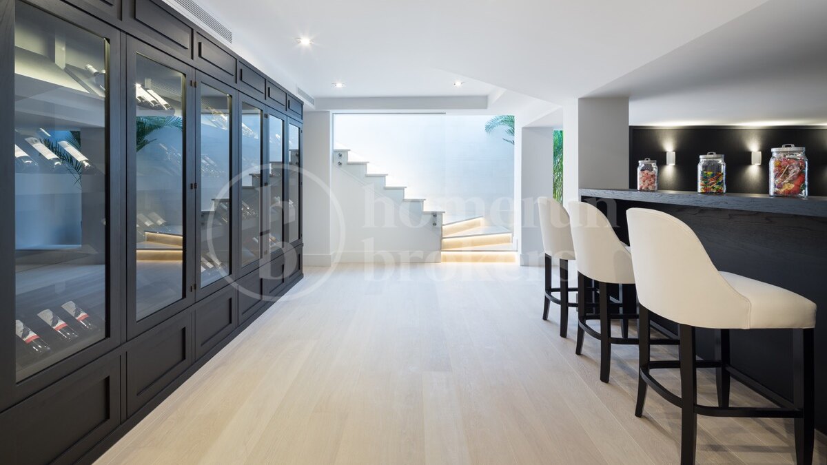 Villa Alaya - Recently Renovated Frontline Golf Villa in Nueva Andalucia