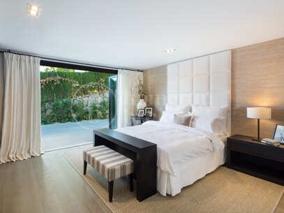 Villa Alaya - Recently Renovated Frontline Golf Villa in Nueva Andalucia