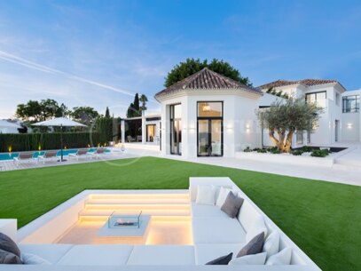 Villa Alaya - Recently Renovated Frontline Golf Villa in Nueva Andalucia