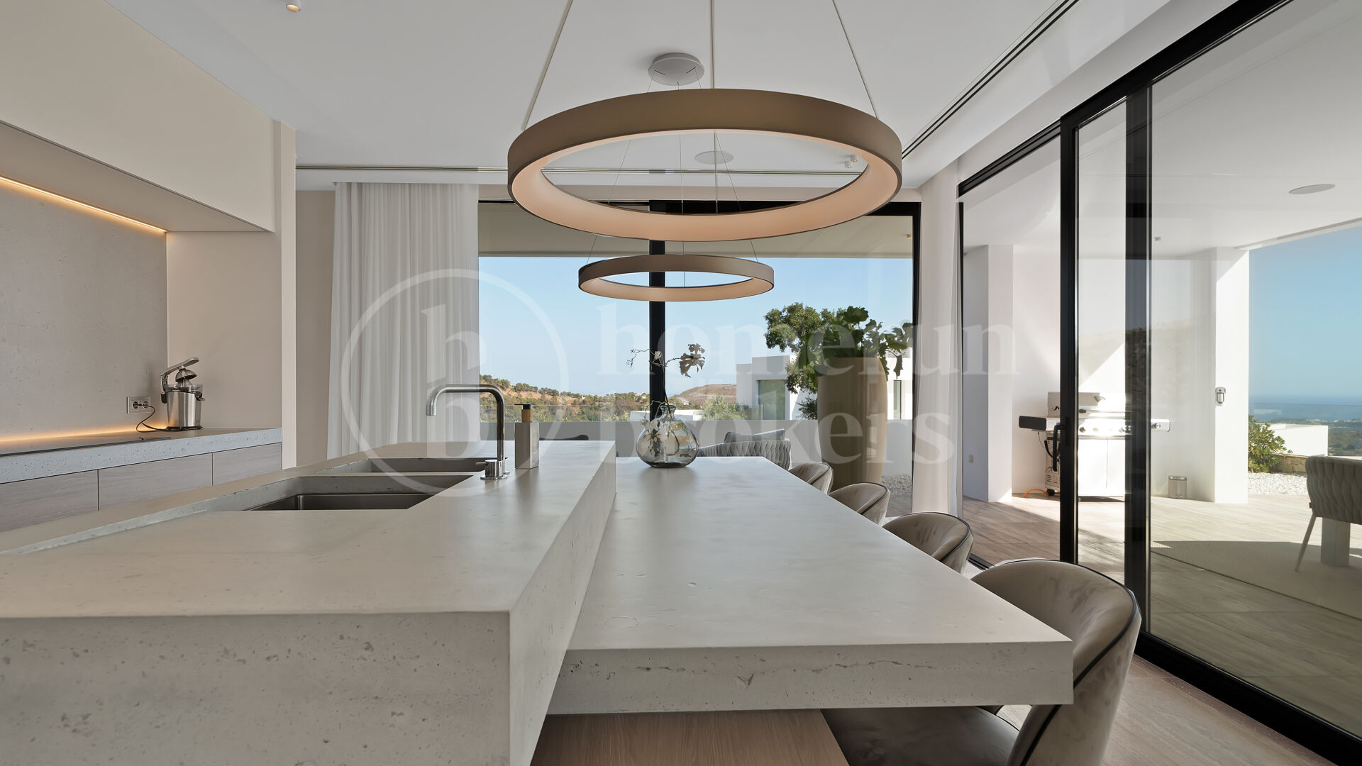 Villa Nerede - Modern villa med havsutsikt i Monte Mayor