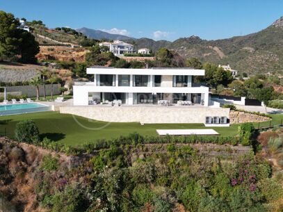 Villa Nerede - Modern villa med havsutsikt i Monte Mayor