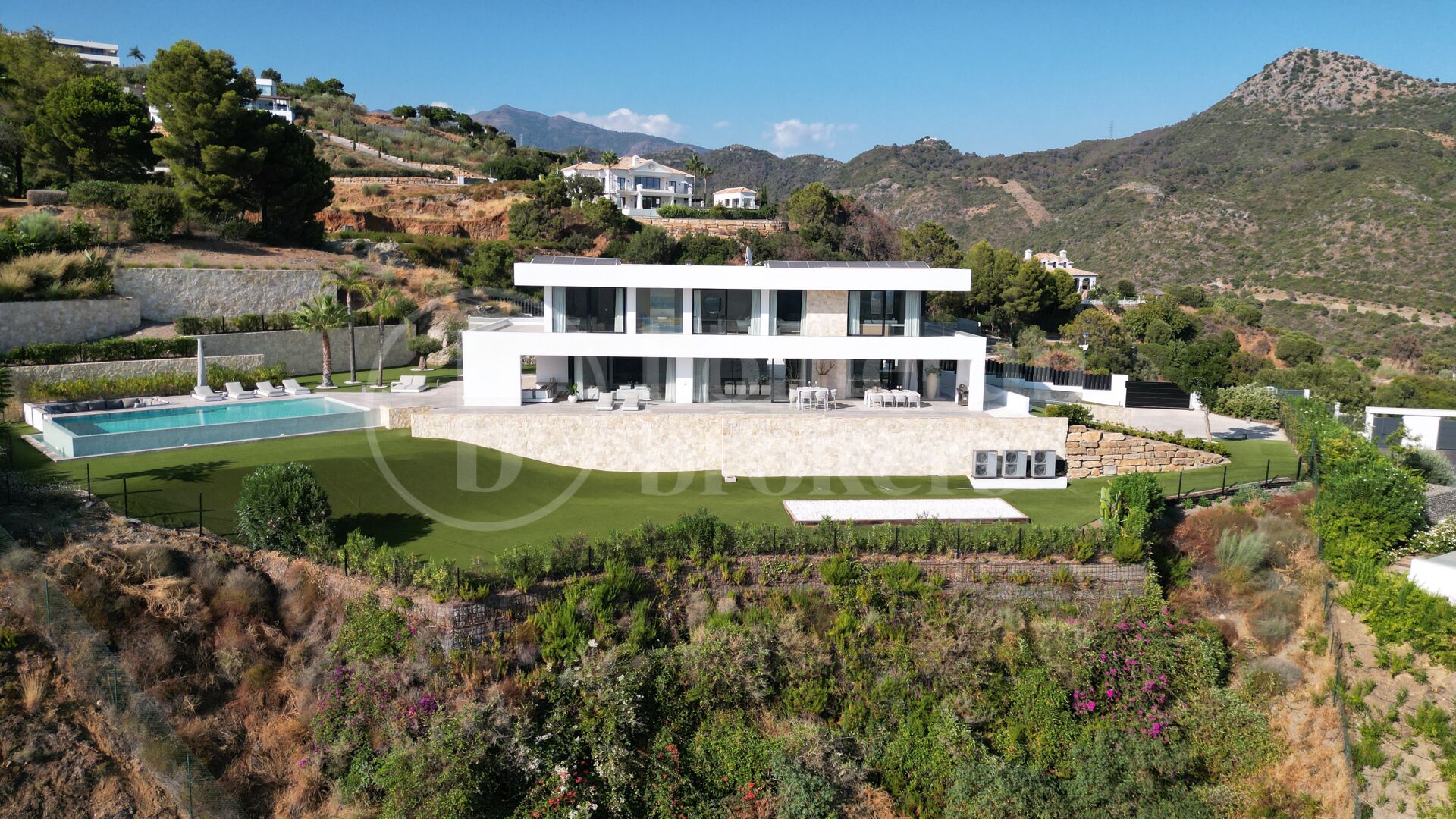 Villa Nerede - Modern villa med havsutsikt i Monte Mayor