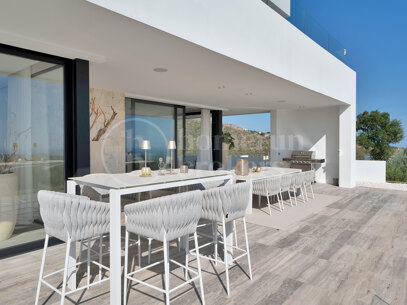 Villa Nerede - Contemporary Villa with Sea Views in Monte Mayor