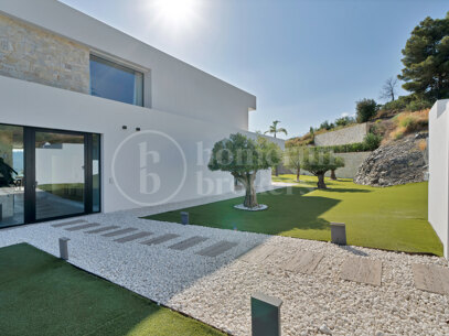 Villa Nerede - Contemporary Villa with Sea Views in Monte Mayor