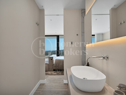 Villa Nerede - Contemporary Villa with Sea Views in Monte Mayor