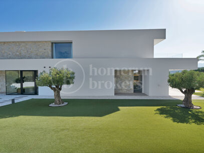 Villa Nerede - Modern villa med havsutsikt i Monte Mayor