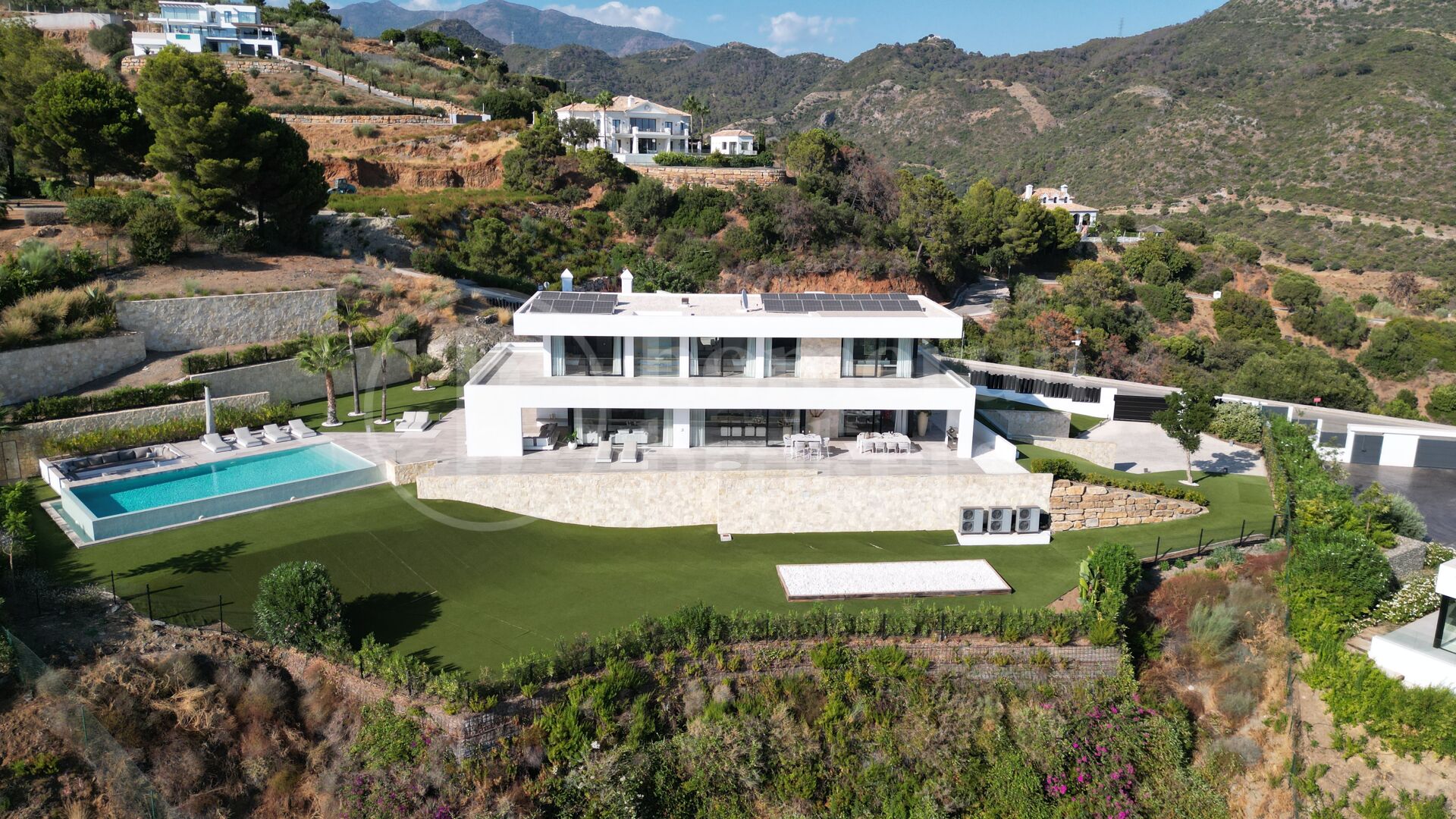 Villa Nerede - Modern villa med havsutsikt i Monte Mayor