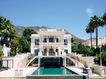 Villa Isolde - Tidlös elegans och medelhavsutsikt i Sierra Blanca