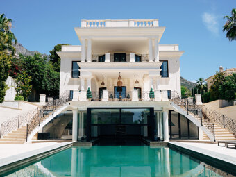 Villa Isolde - Tidlös elegans och medelhavsutsikt i Sierra Blanca