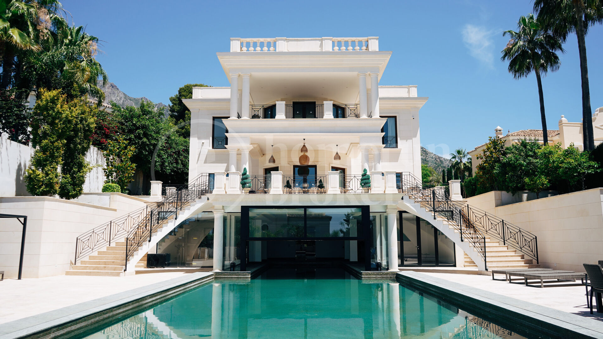 Villa Isolde - Tidlös elegans och medelhavsutsikt i Sierra Blanca