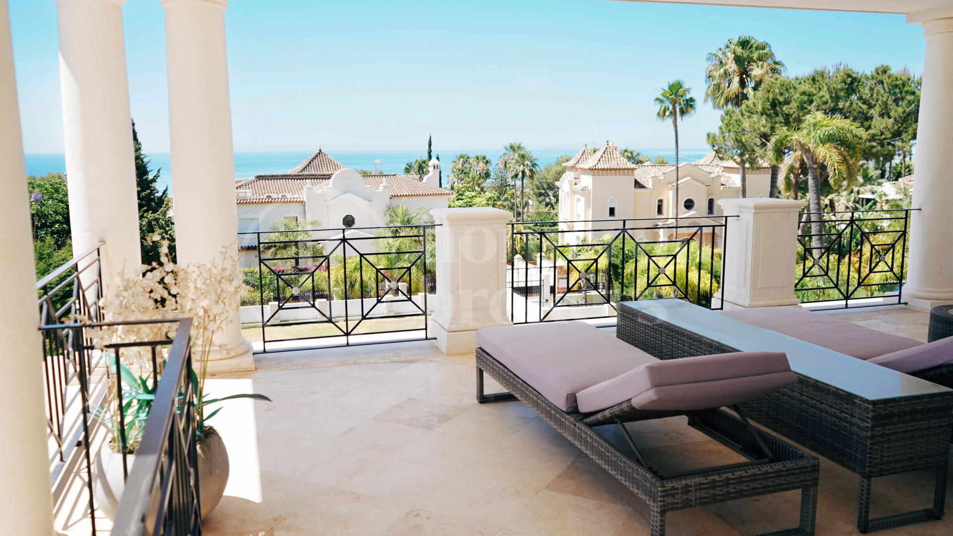 Villa Isolde - Tidlös elegans och medelhavsutsikt i Sierra Blanca