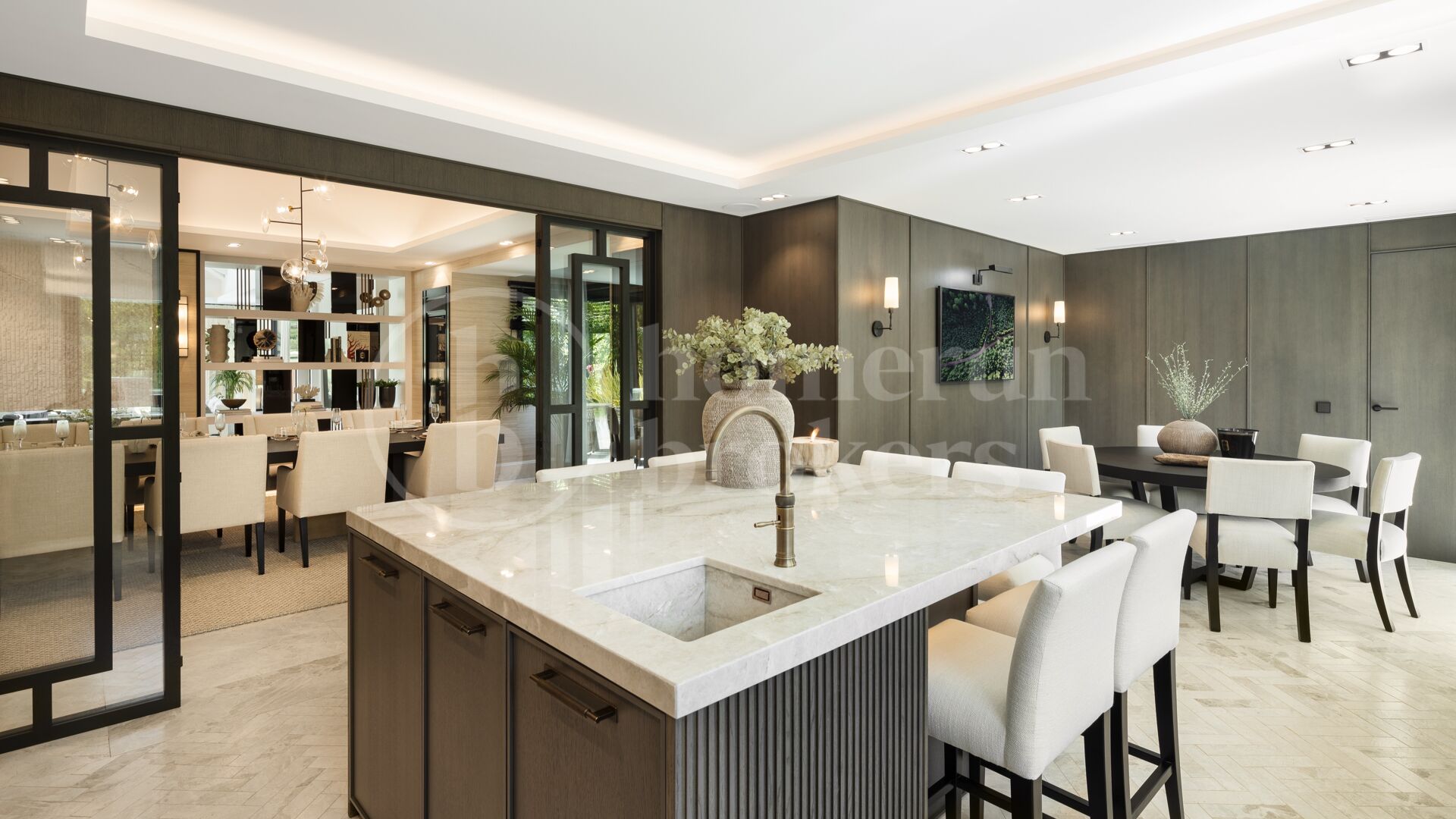 Villa Solstice - Spectacular Frontline Golf Villa for Sale in Nueva Andalucía
