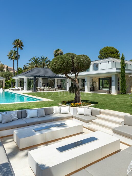 Villa Solstice - Spectacular Frontline Golf Villa for Sale in Nueva Andalucía