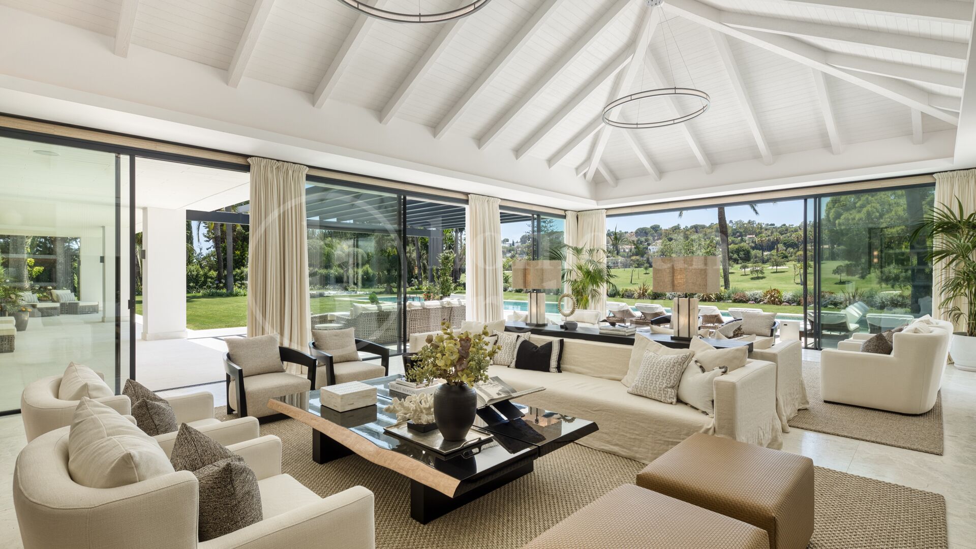 Villa Solstice - Spectacular Frontline Golf Villa for Sale in Nueva Andalucía