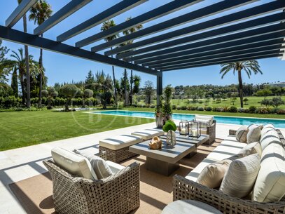 Villa Solstice - Spektakulär Golfvilla till Salu i Nueva Andalucía