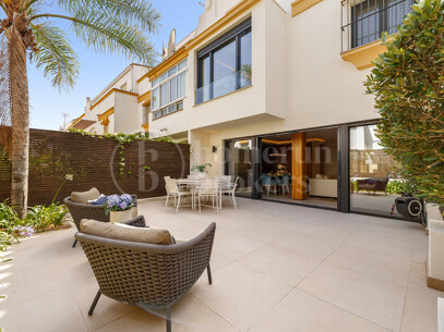 Townhouse Marbellamar - Elegantly Renovated Coastal Home on Marbella’s Golden Mile