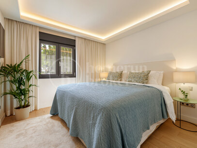 Townhouse Marbellamar - Elegantly Renovated Coastal Home on Marbella’s Golden Mile
