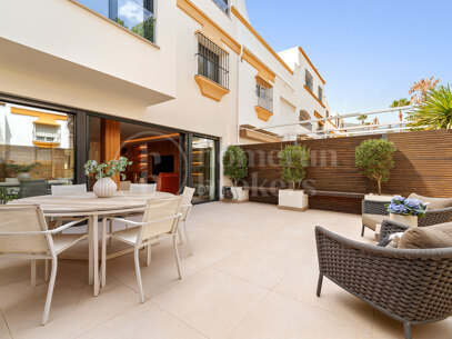 Townhouse Marbellamar - Elegantly Renovated Coastal Home on Marbella’s Golden Mile
