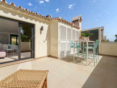 Townhouse Marbellamar - Elegantly Renovated Coastal Home on Marbella’s Golden Mile