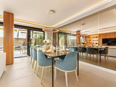 Townhouse Marbellamar - Elegantly Renovated Coastal Home on Marbella’s Golden Mile