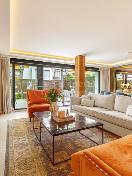 Townhouse Marbellamar - Elegantly Renovated Coastal Home on Marbella’s Golden Mile