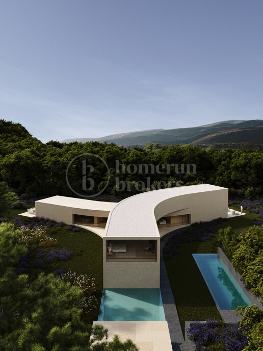 Villa Stern with Panoramic Views of Real Club Valderrama in Sotogrande