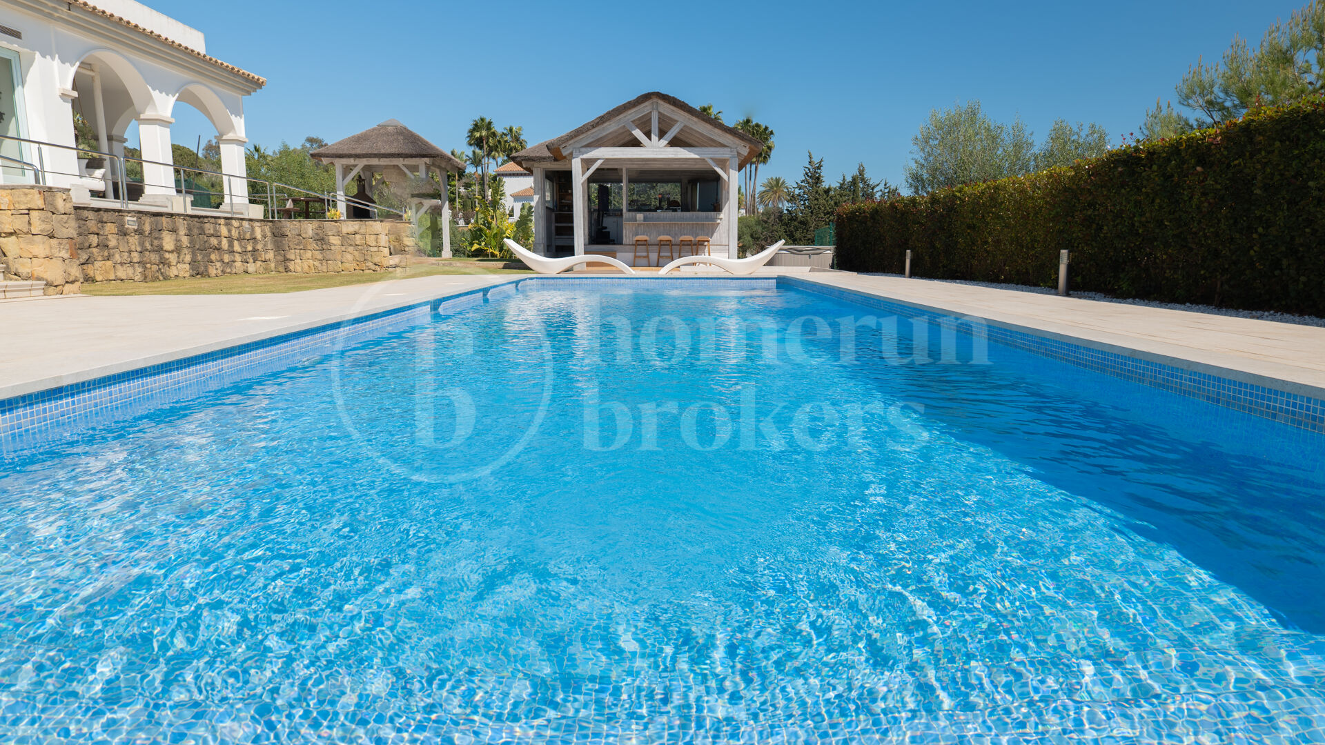 Villa Aire - 5-Bedroom Residence with Panoramic Sea Views in Sotogrande