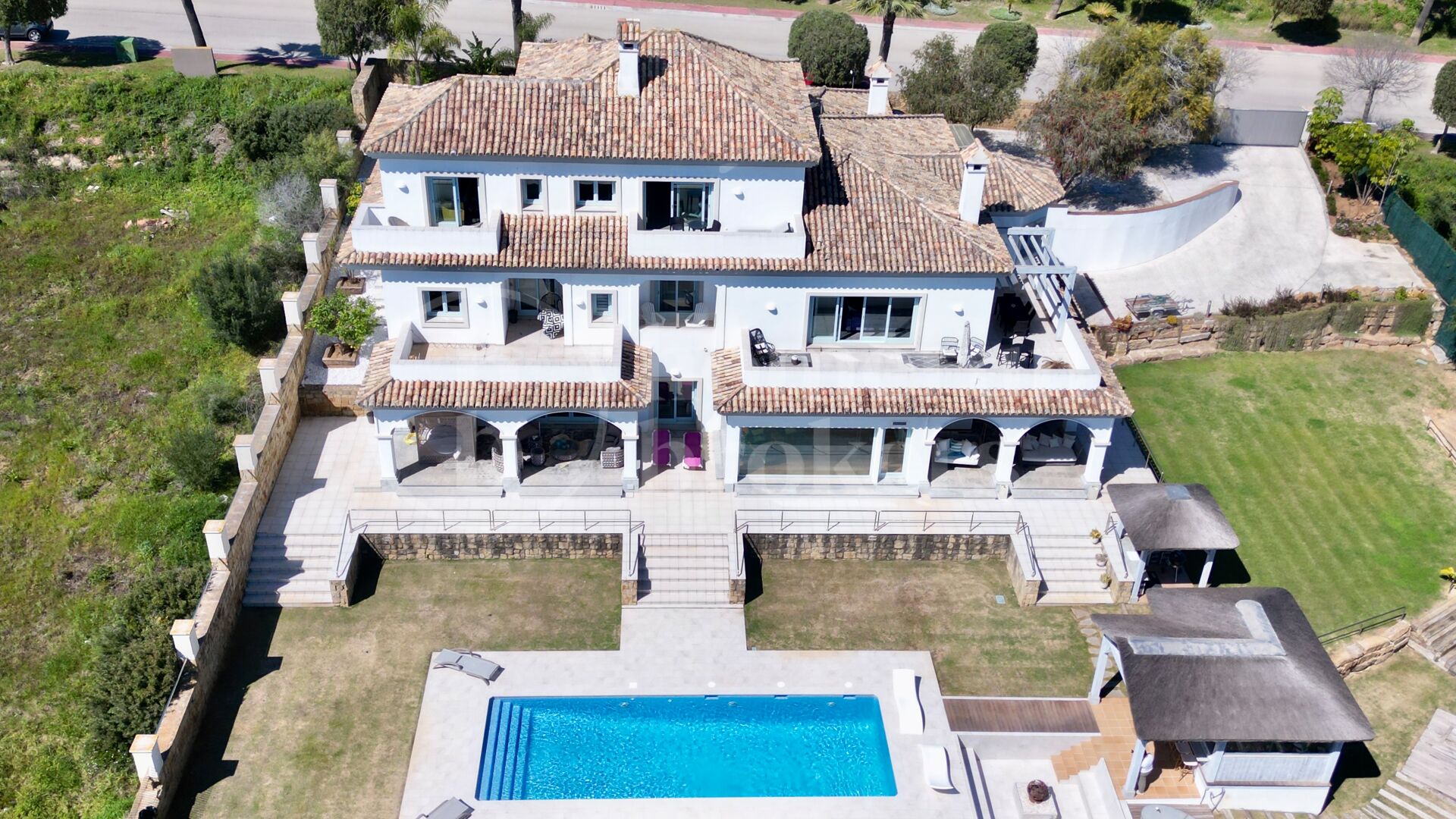 Villa Aire - 5-Bedroom Residence with Panoramic Sea Views in Sotogrande