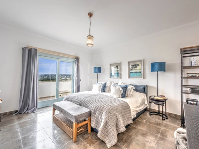 Villa Aire - 5-Bedroom Residence with Panoramic Sea Views in Sotogrande