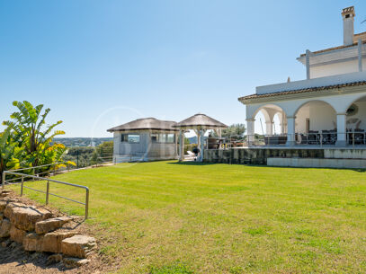 Villa Aire - 5-Bedroom Residence with Panoramic Sea Views in Sotogrande