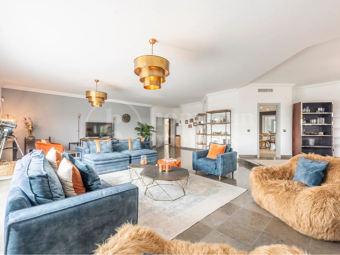 Villa Aire – 5-Sovrumsbostad med Panoramautsikt över Havet i Sotogrande