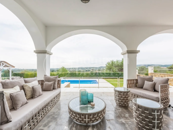Villa Aire – 5-Sovrumsbostad med Panoramautsikt över Havet i Sotogrande