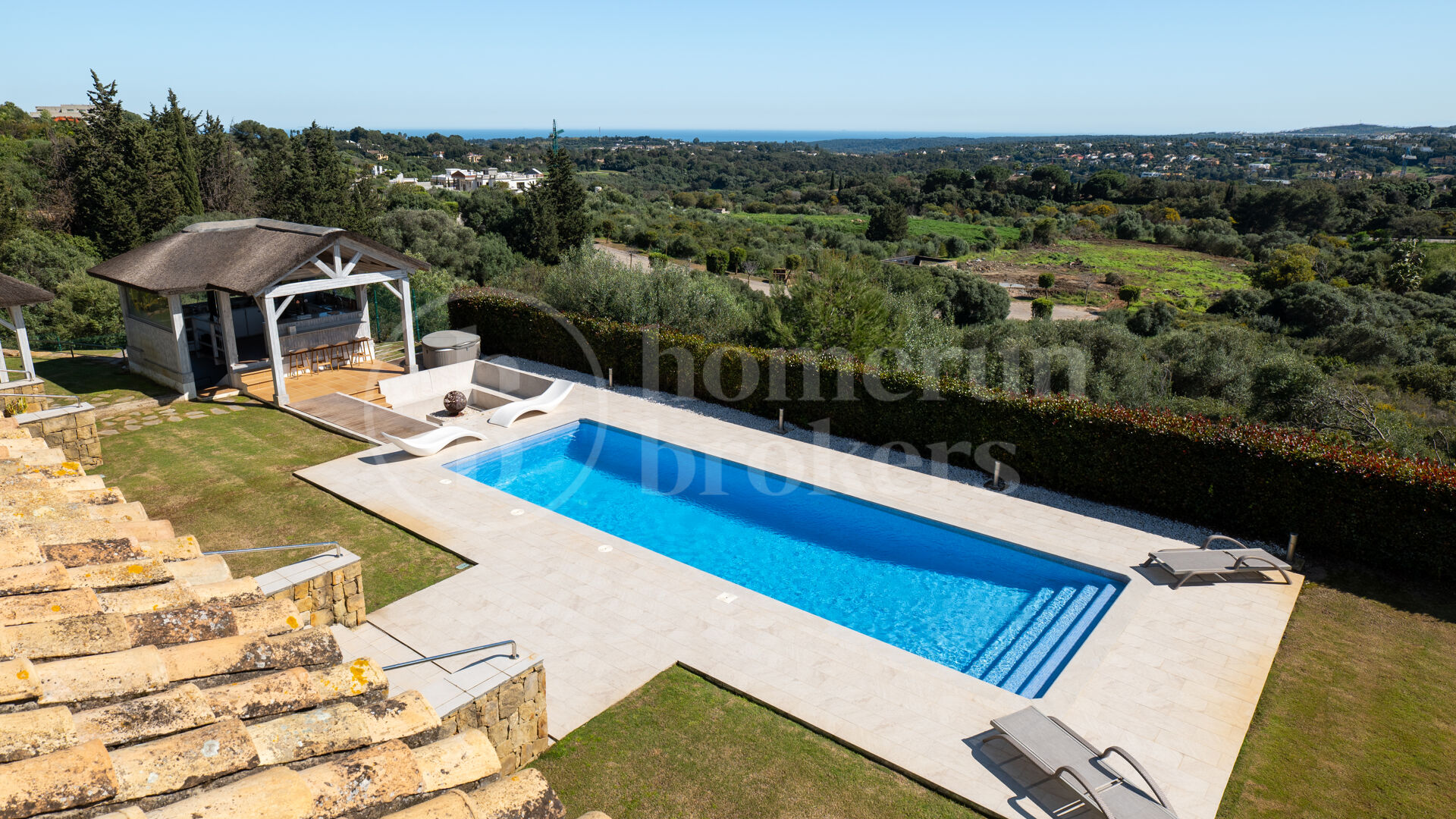 Villa Aire - 5-Bedroom Residence with Panoramic Sea Views in Sotogrande