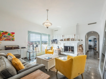 Villa Aire – 5-Sovrumsbostad med Panoramautsikt över Havet i Sotogrande