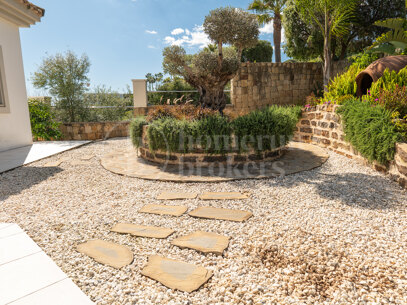 Villa Aire - 5-Bedroom Residence with Panoramic Sea Views in Sotogrande