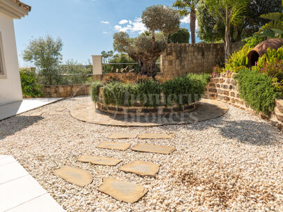Villa Aire - 5-Bedroom Residence with Panoramic Sea Views in Sotogrande